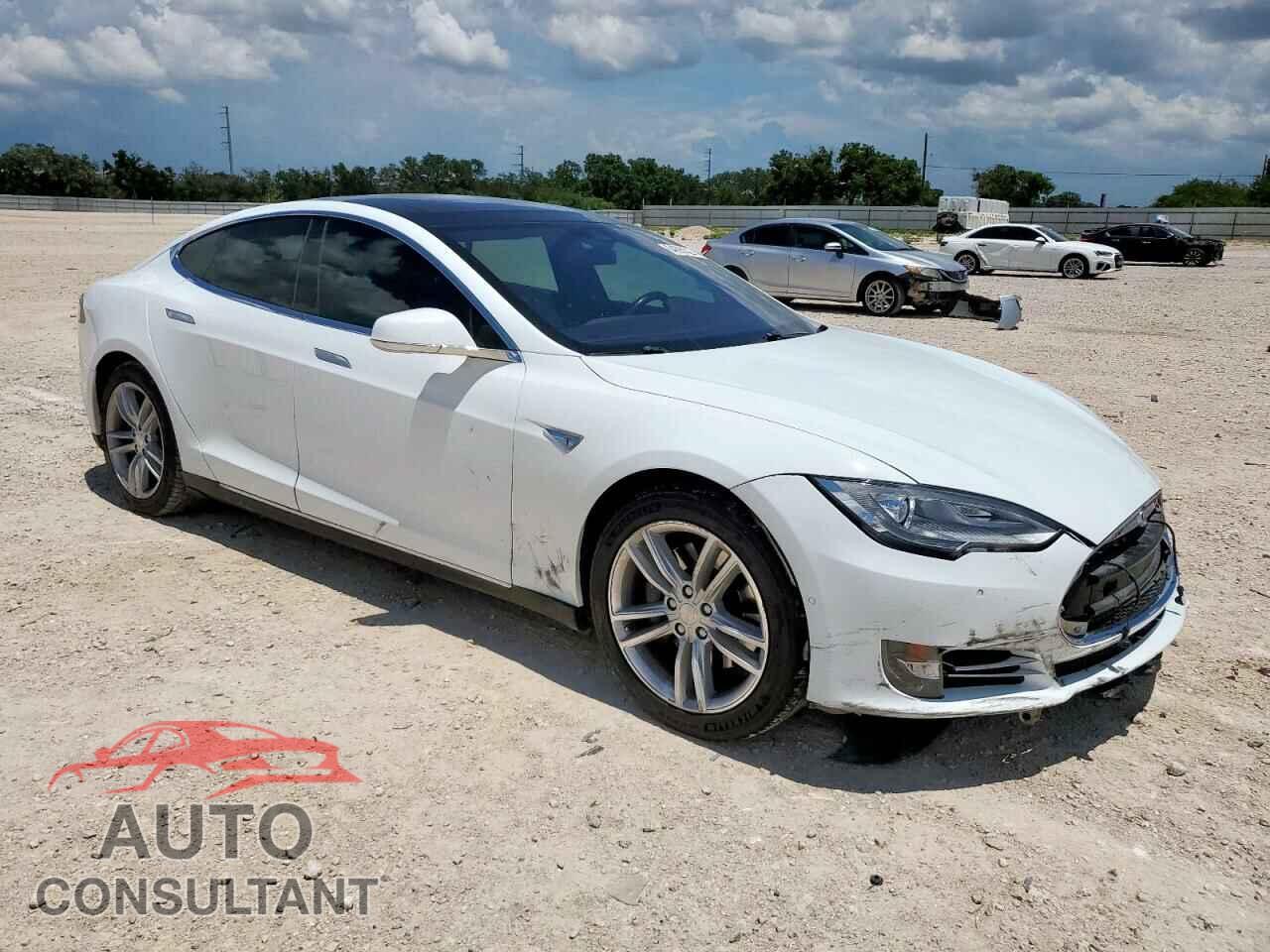 TESLA MODEL S 2015 - 5YJSA1E18FF114433