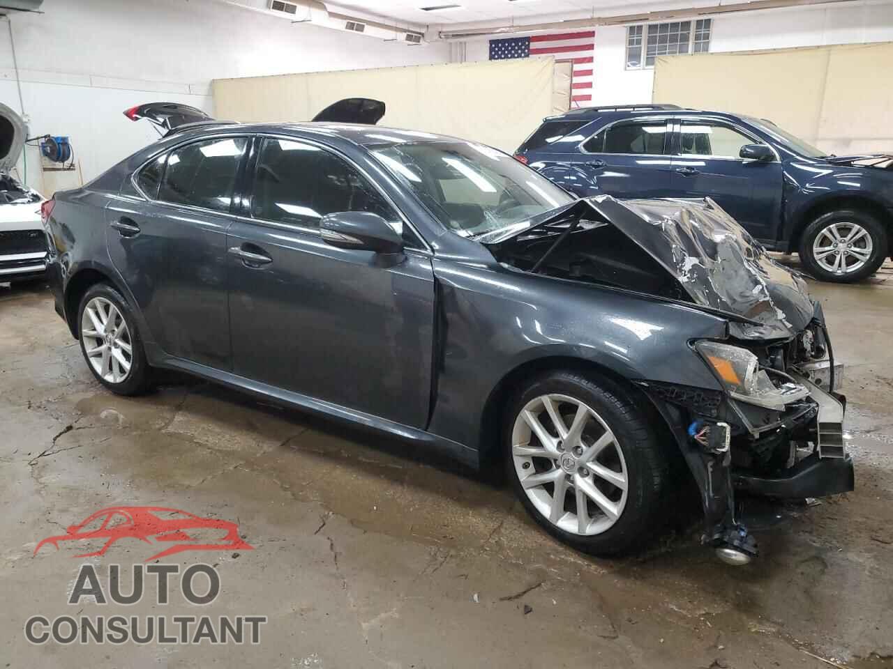 LEXUS IS 2011 - JTHCF5C26B5050105