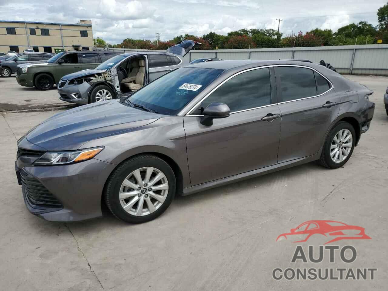 TOYOTA CAMRY 2018 - 4T1B11HK6JU140092