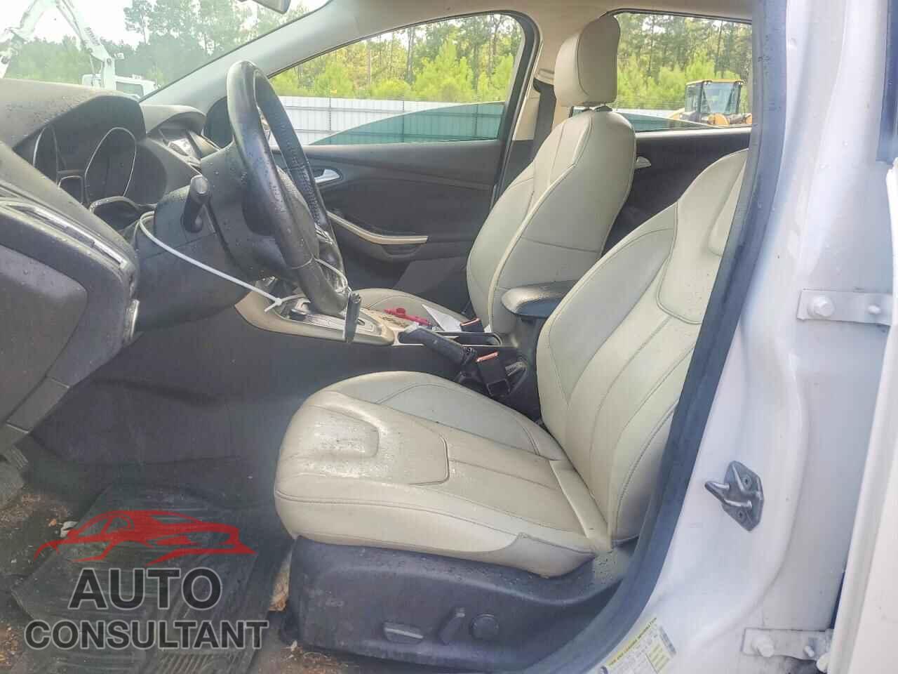 FORD FOCUS 2017 - 1FADP3N29HL279523