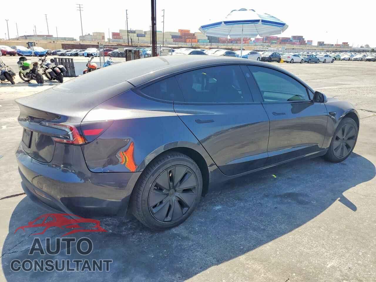 TESLA MODEL 3 2024 - 5YJ3E1EAXRF847080