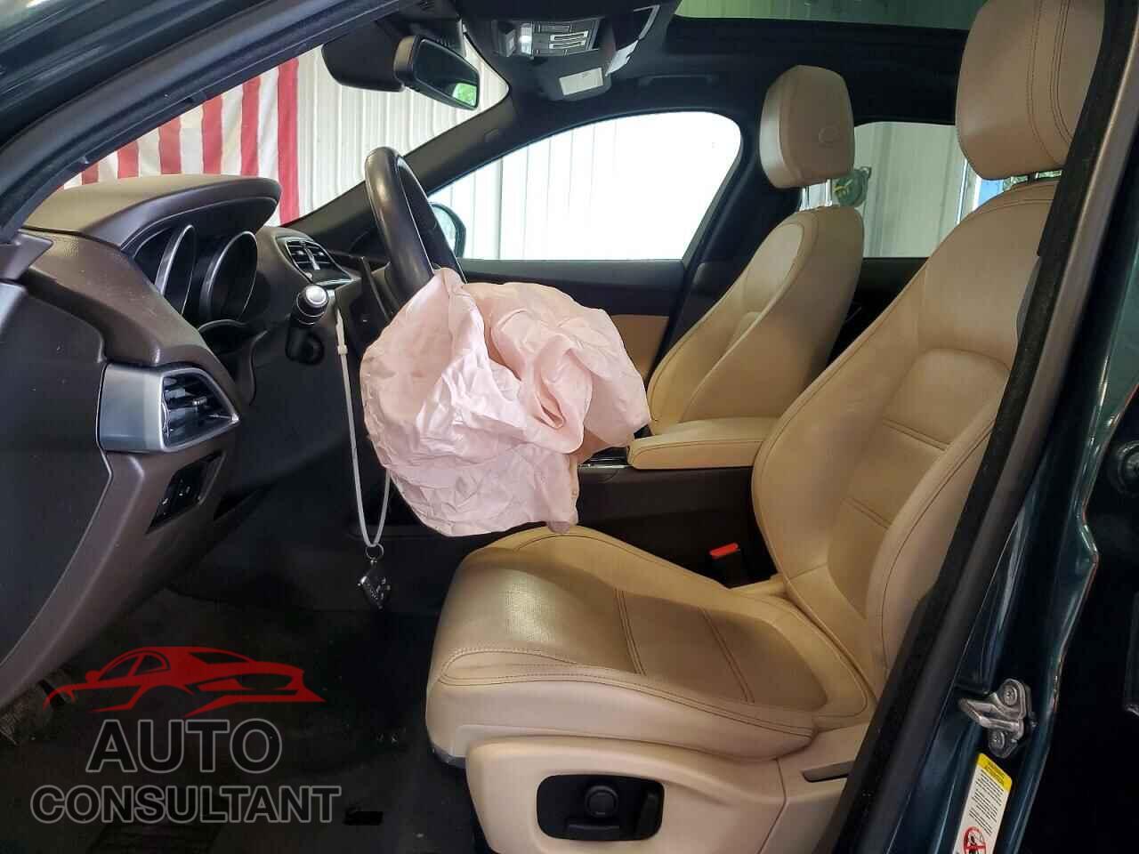 JAGUAR F-PACE 2017 - SADCK2BV5HA897161