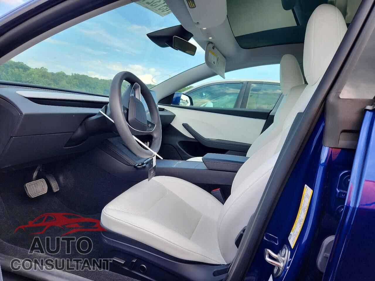 TESLA MODEL 3 2024 - 5YJ3E1EA0RF828697