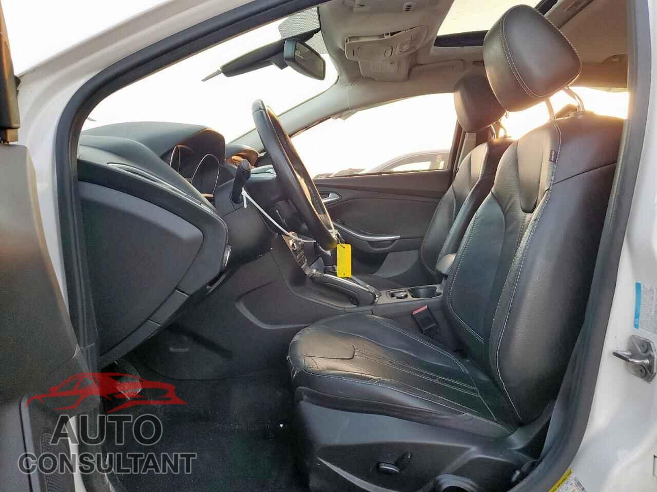 FORD FOCUS 2012 - 1FAHP3J21CL330464