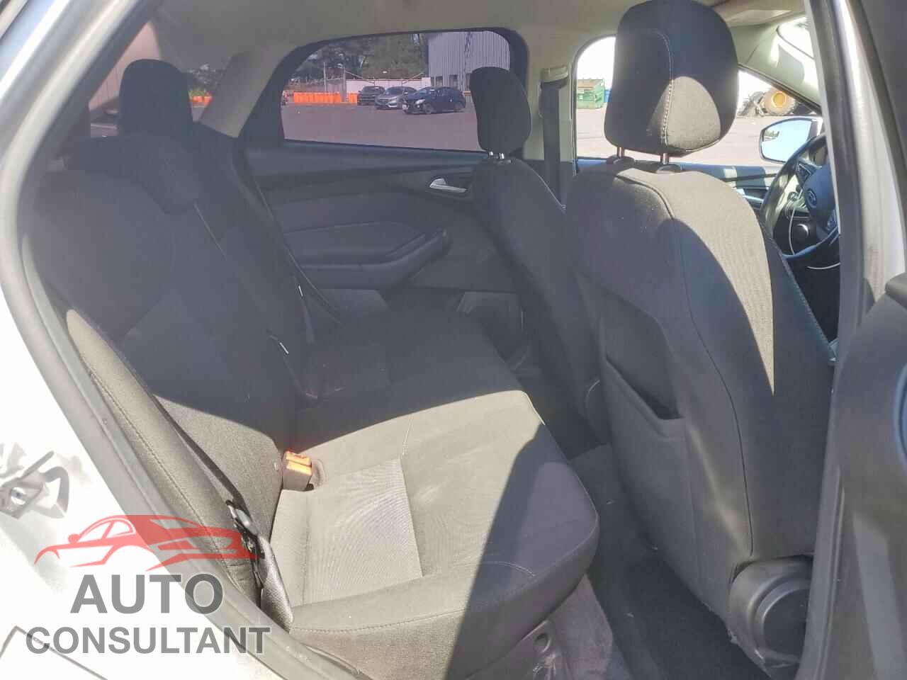 FORD FOCUS 2018 - 1FADP3F27JL237470