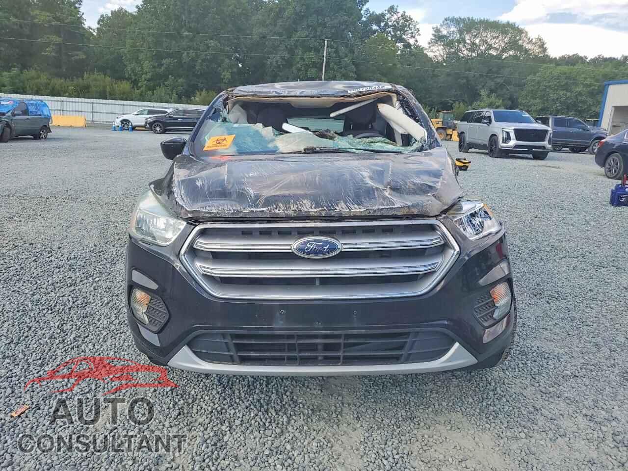 FORD ESCAPE 2017 - 1FMCU9GD8HUD17040