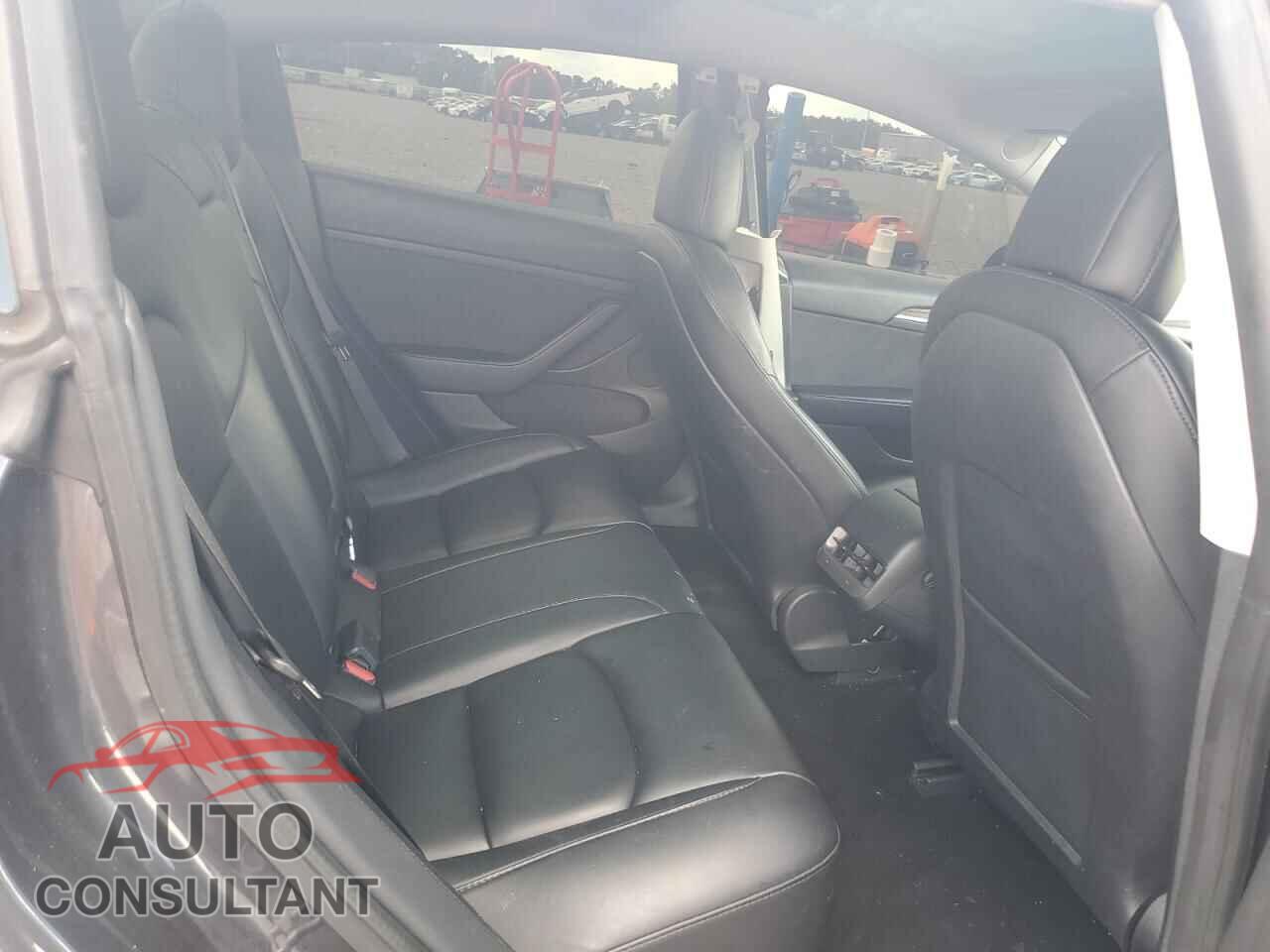 TESLA MODEL 3 2021 - 5YJ3E1EA4MF087642