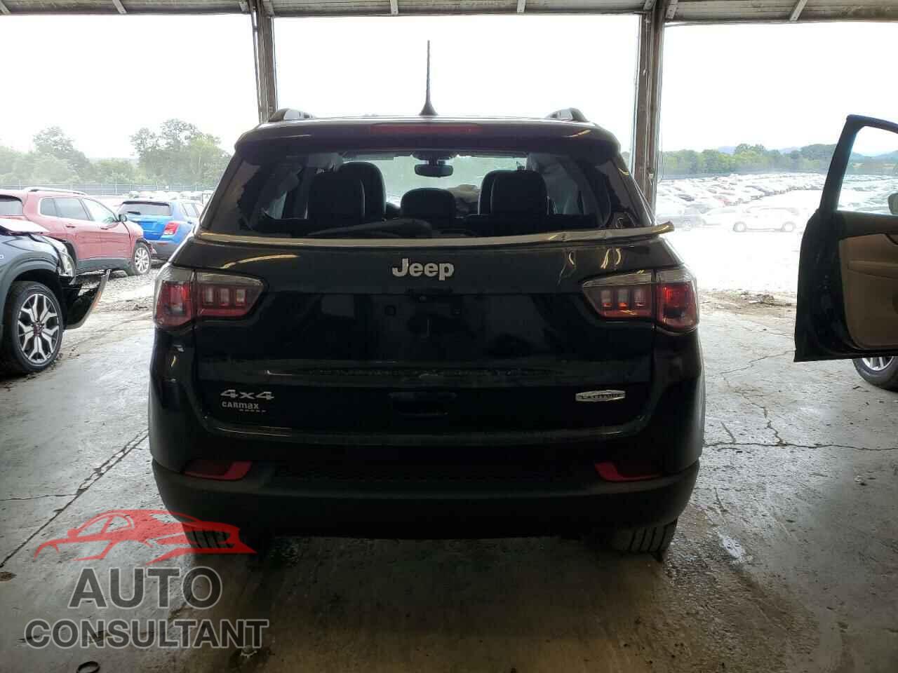 JEEP COMPASS 2018 - 3C4NJDBB2JT373473