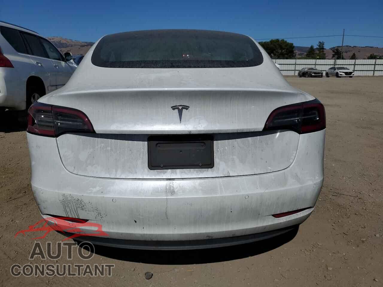 TESLA MODEL 3 2019 - 5YJ3E1EA7KF407615