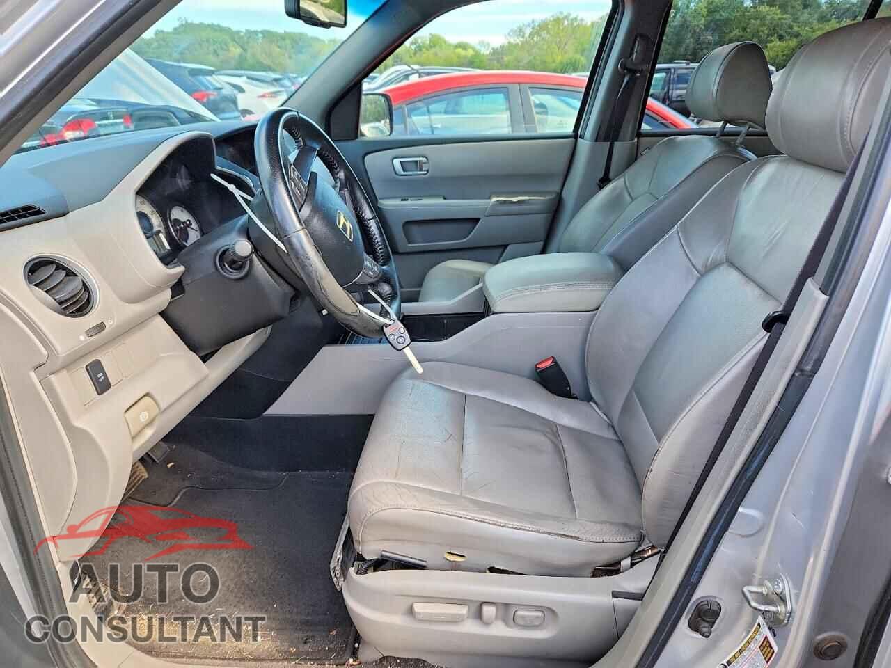 HONDA PILOT 2010 - 5FNYF4H61AB022481
