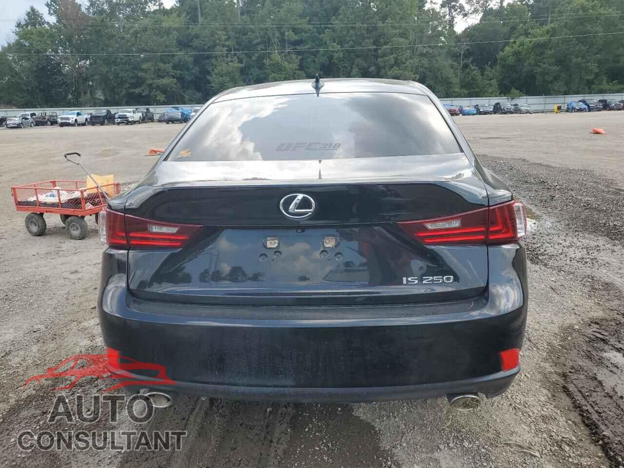 LEXUS IS 2014 - JTHBF1D26E5011585