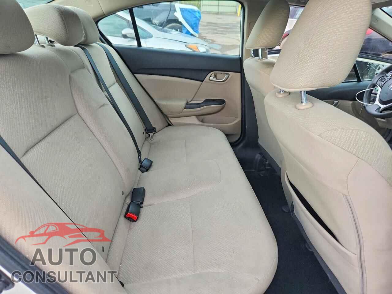 HONDA CIVIC 2013 - 2HGFB2F58DH561102