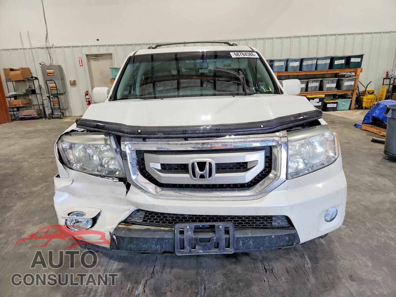 HONDA PILOT 2011 - 5FNYF4H90BB010916