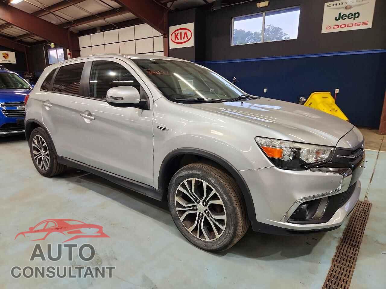 MITSUBISHI OUTLANDER 2018 - JA4AR3AW4JU021663
