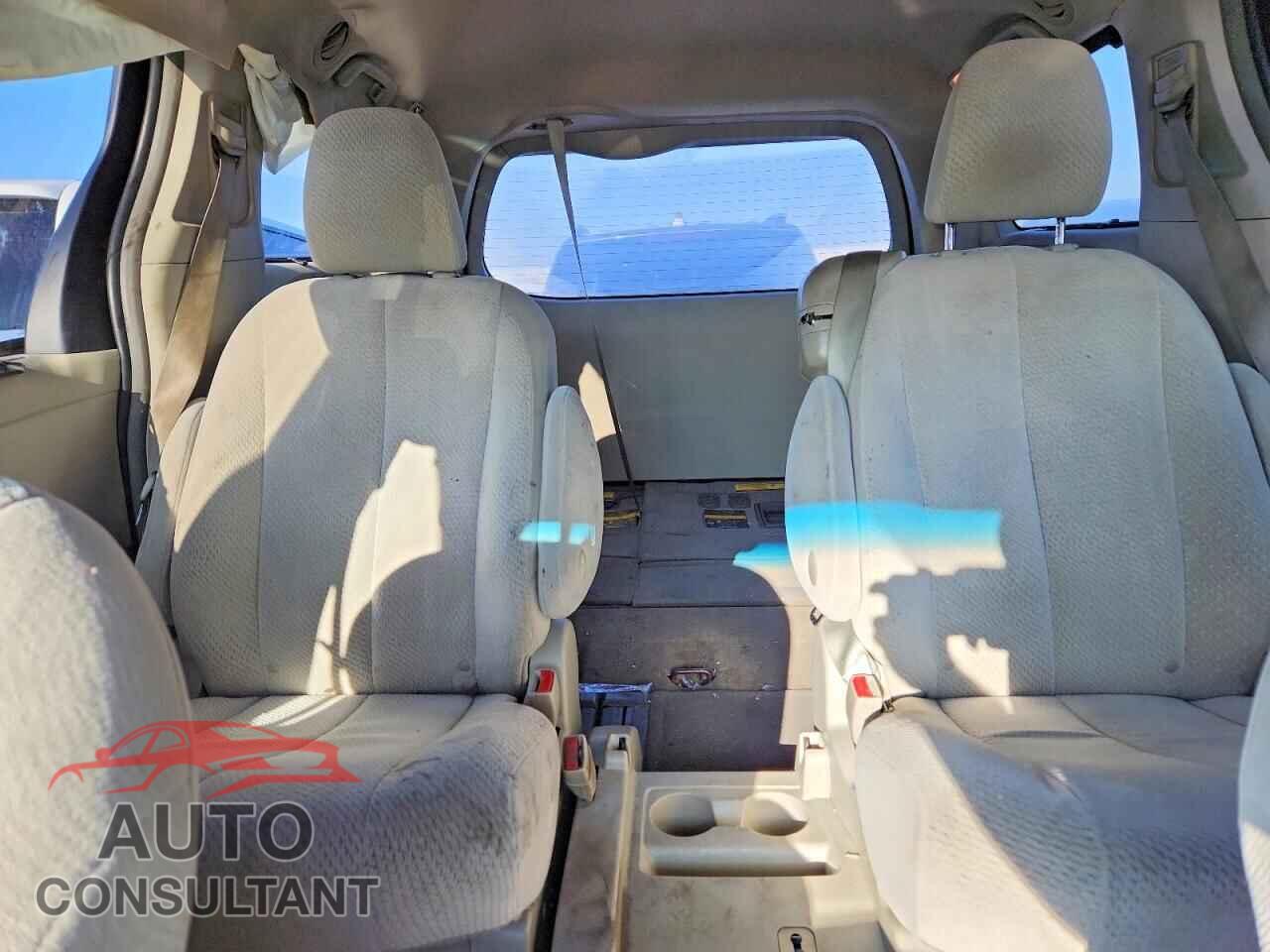 TOYOTA SIENNA 2013 - 5TDKK3DC5DS312598