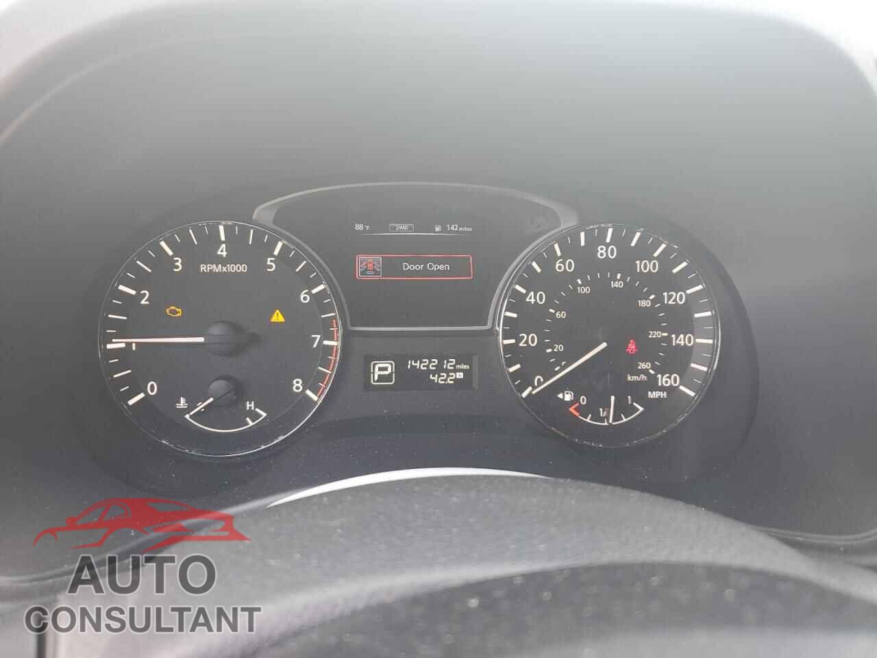 NISSAN PATHFINDER 2015 - 5N1AR2MM9FC676145