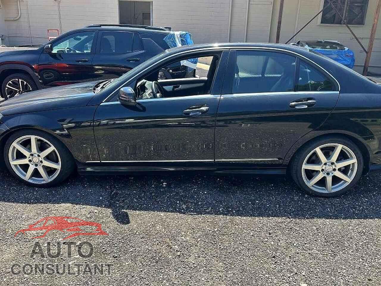 MERCEDES-BENZ C-CLASS 2013 - WDDGF8ABXDR259999