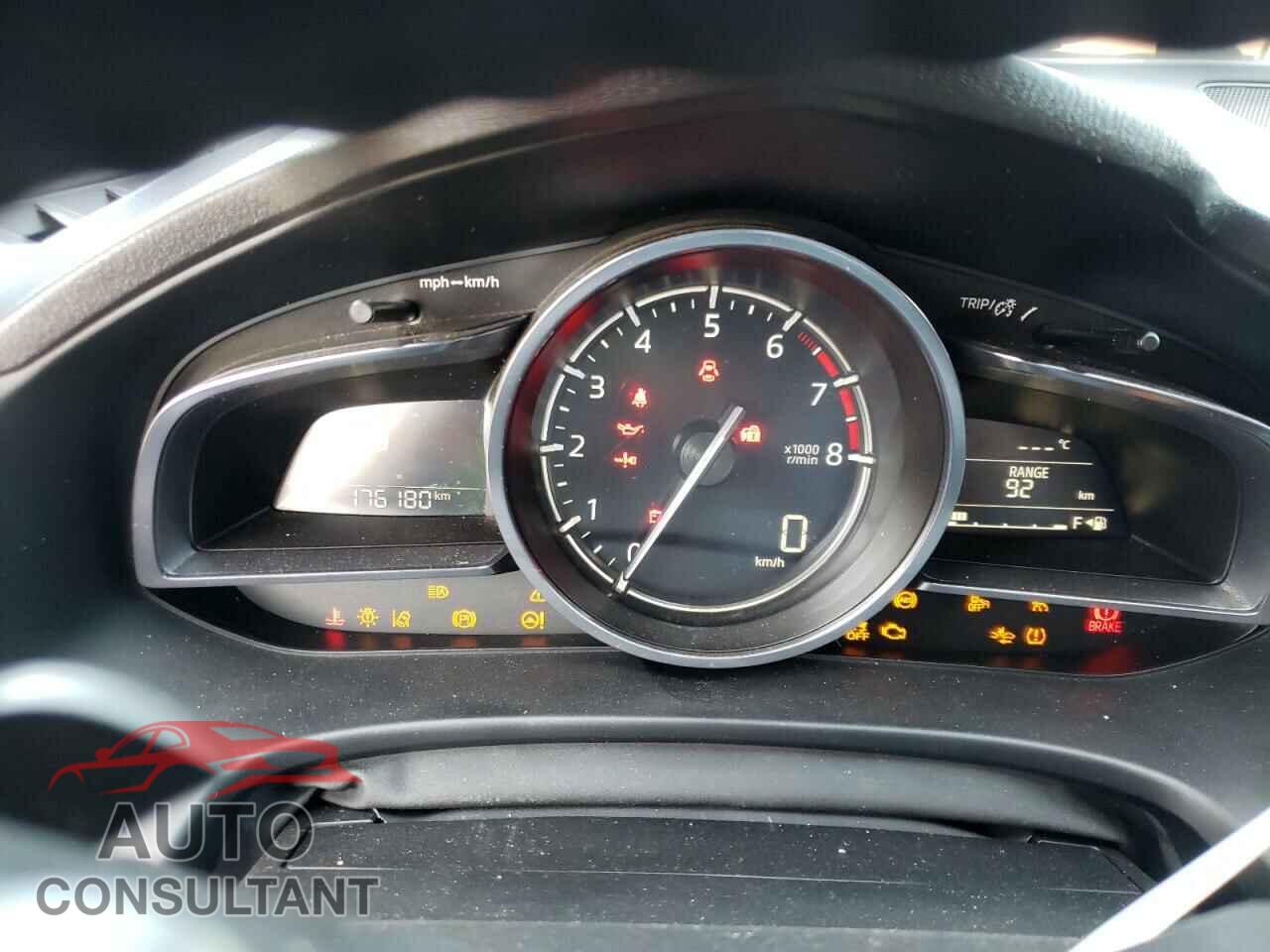 MAZDA 3 2018 - JM1BN1M31J1174305