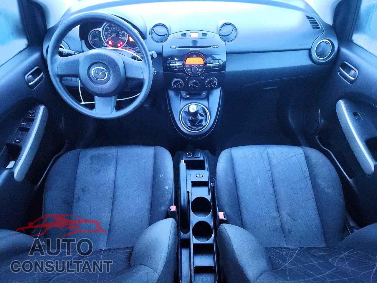 MAZDA 2 2011 - JM1DE1HZ7B0120537