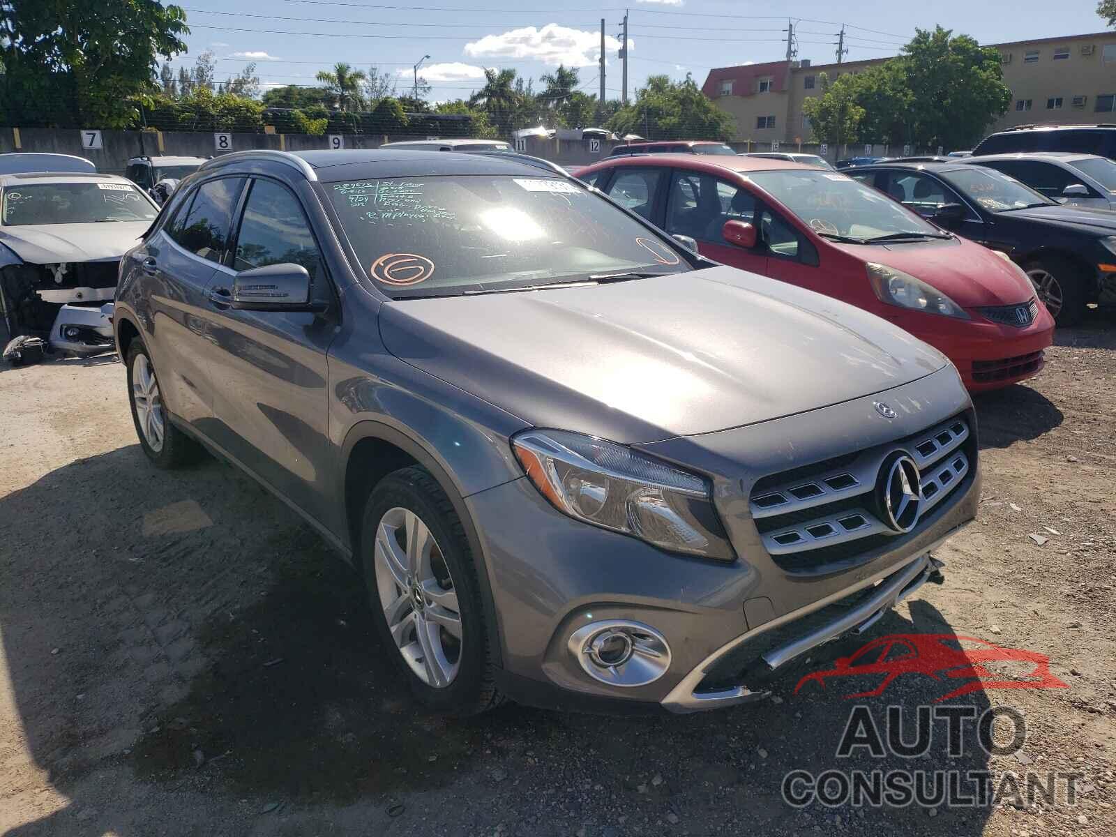 MERCEDES-BENZ GLA-CLASS 2018 - WDCTG4EB2JJ433013