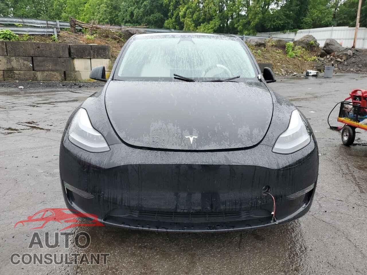 TESLA MODEL Y 2023 - 7SAYGDEFXPF779070
