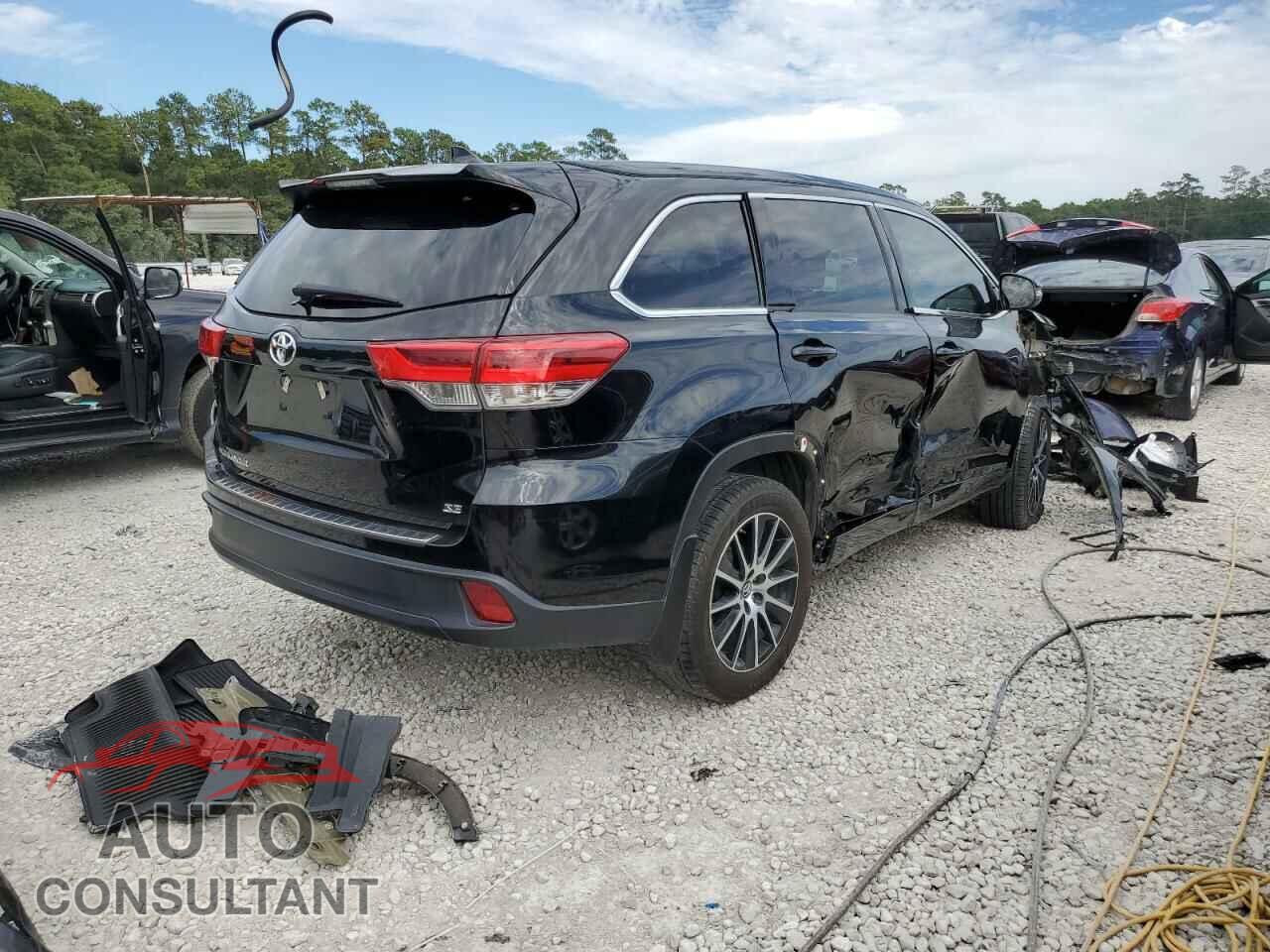 TOYOTA HIGHLANDER 2018 - 5TDKZRFH6JS532111