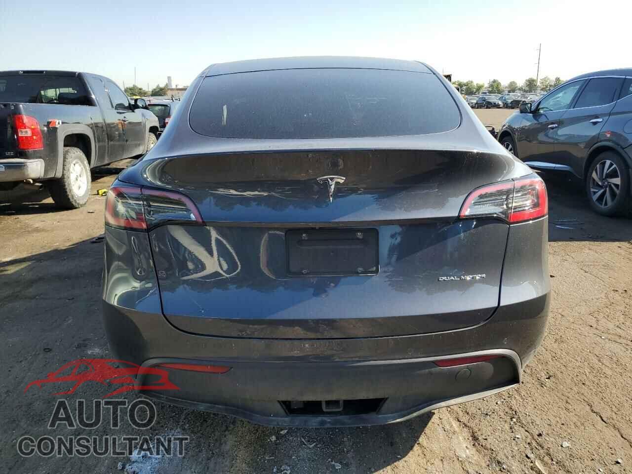 TESLA MODEL Y 2020 - 5YJYGDEE6LF041992