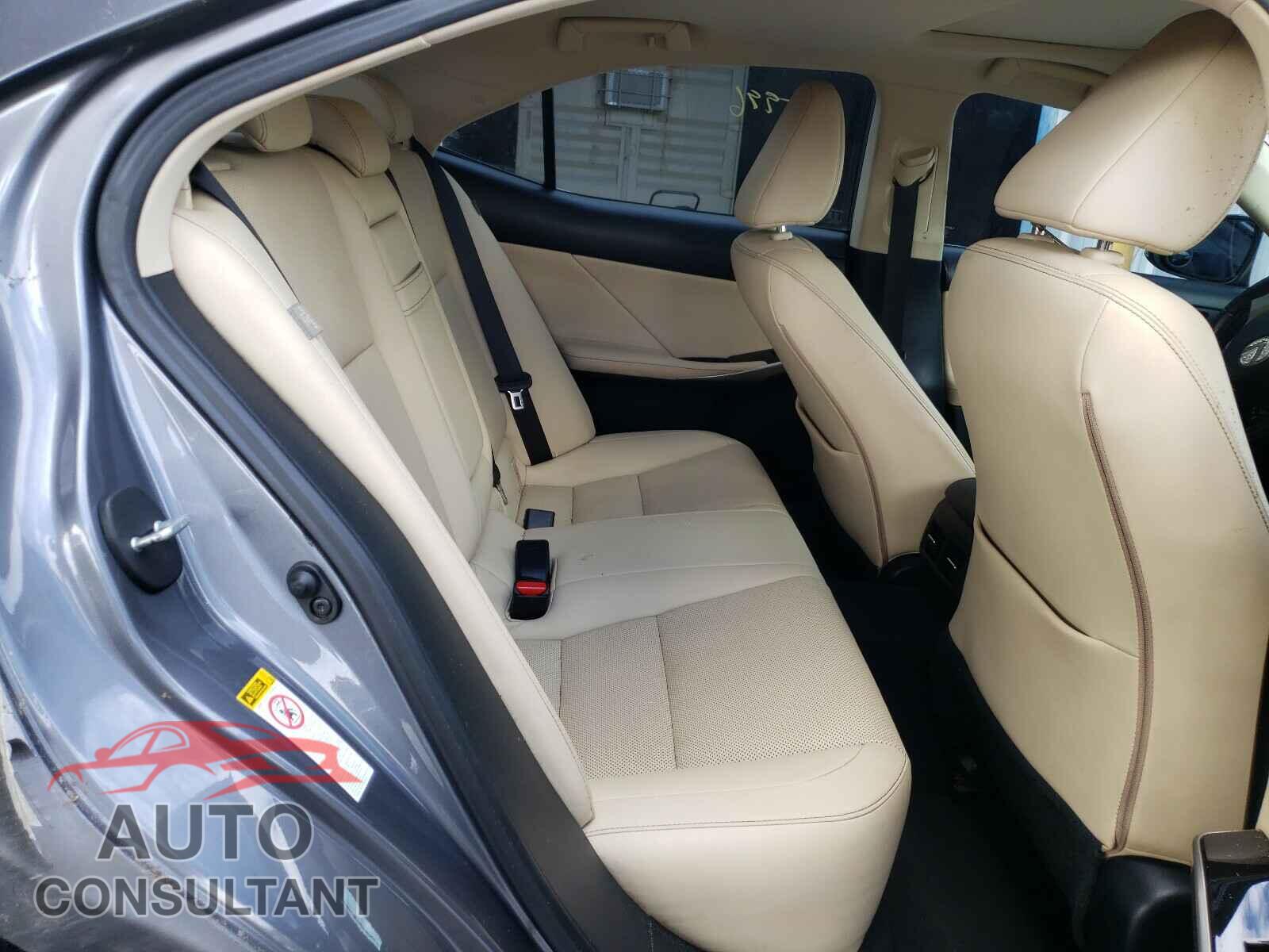 LEXUS IS 2016 - JTHBA1D21G5022432