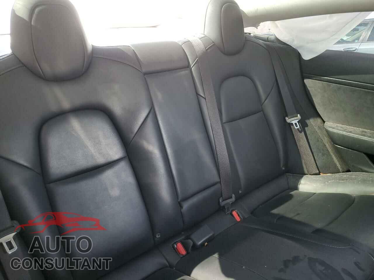 TESLA MODEL 3 2021 - 5YJ3E1EA8MF875873