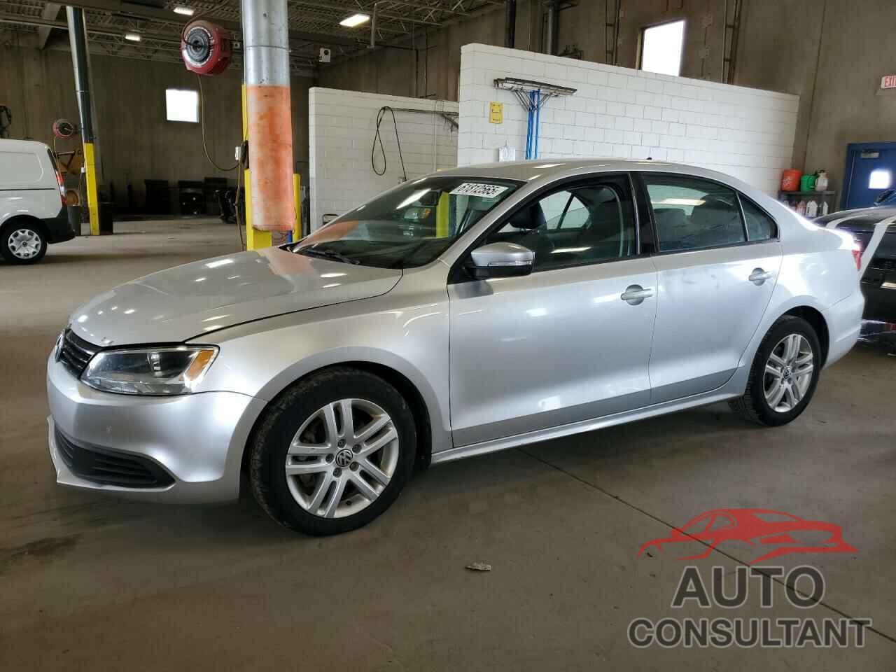 VOLKSWAGEN JETTA 2011 - 3VWLL7AJ3BM078323