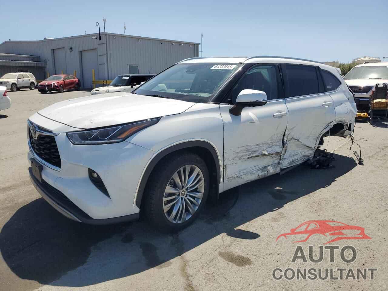 TOYOTA HIGHLANDER 2022 - 5TDEBRCH8NS082408
