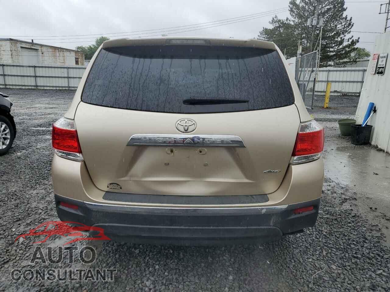 TOYOTA HIGHLANDER 2013 - 5TDBK3EH8DS188210