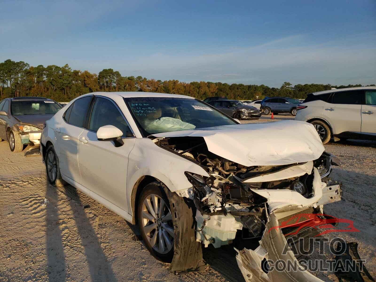TOYOTA CAMRY 2018 - 4T1B11HK9JU530359
