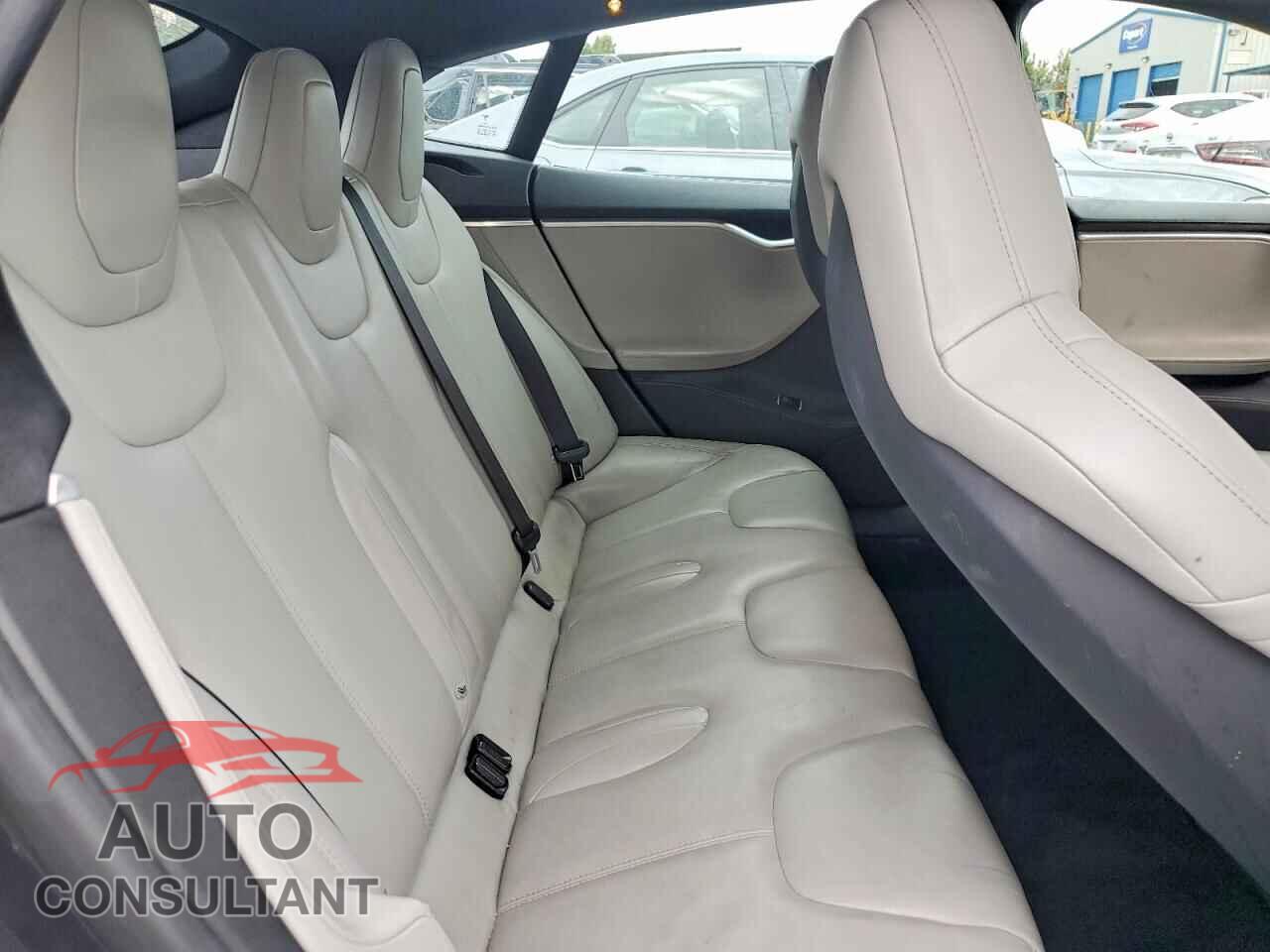 TESLA MODEL S 2015 - 5YJSA1E21FF110961