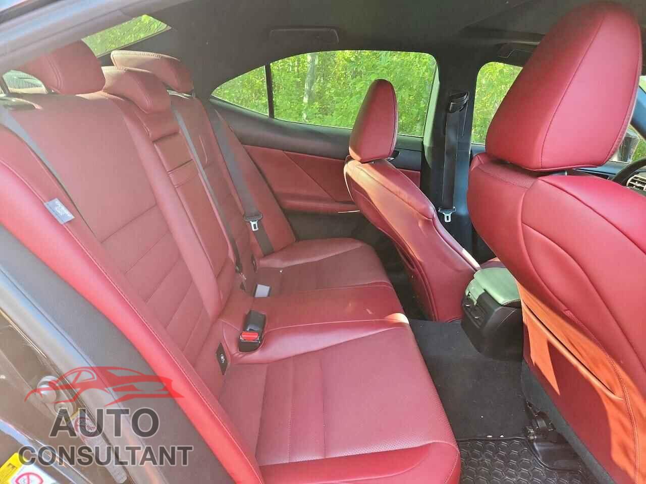 LEXUS IS 2015 - JTHCF1D28F5017541