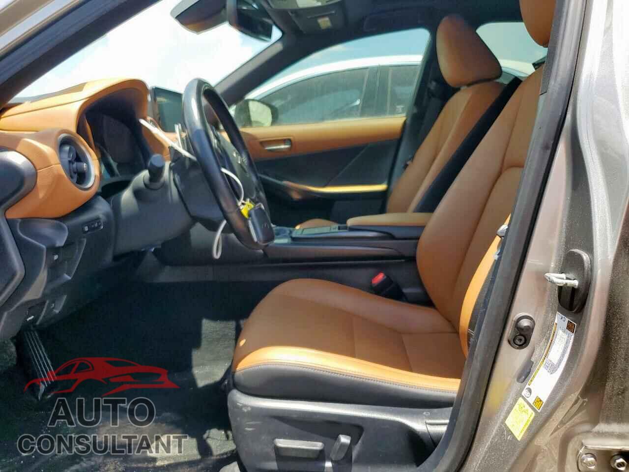 LEXUS IS 2021 - JTHCA1D21M5115399