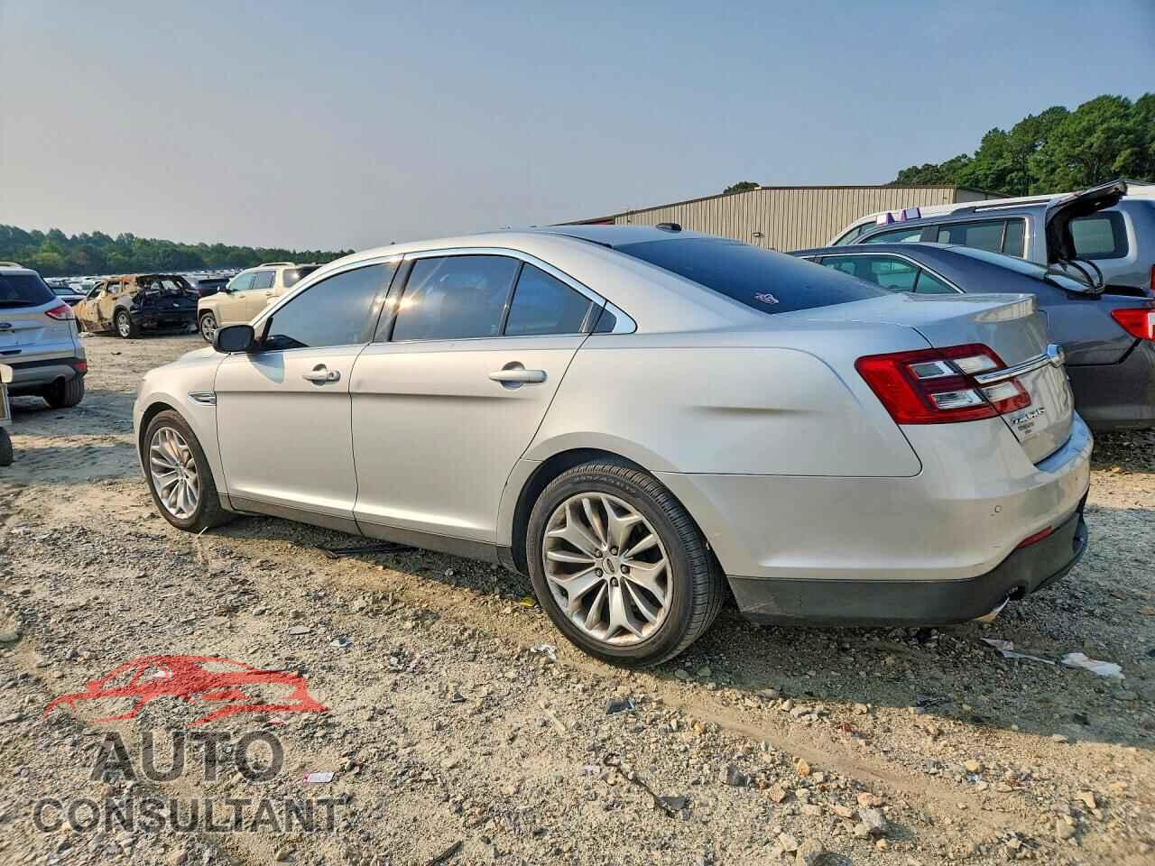 FORD TAURUS 2018 - 1FAHP2F82JG130433