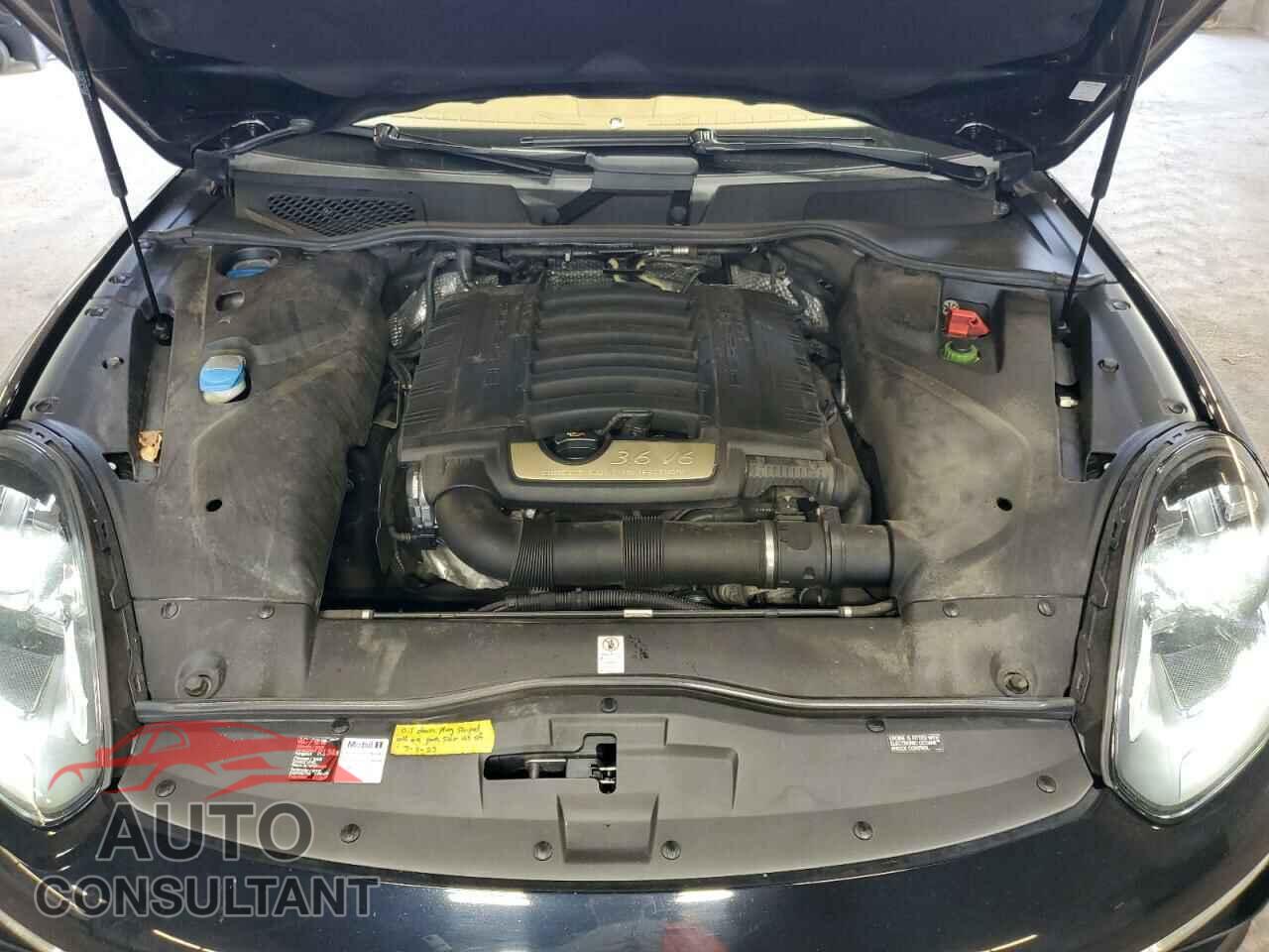 PORSCHE CAYENNE 2016 - WP1AA2A24GKA13943