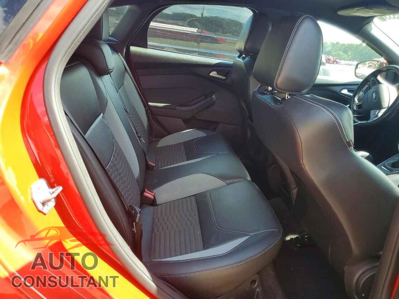 FORD FOCUS 2016 - 1FADP3L96GL227409