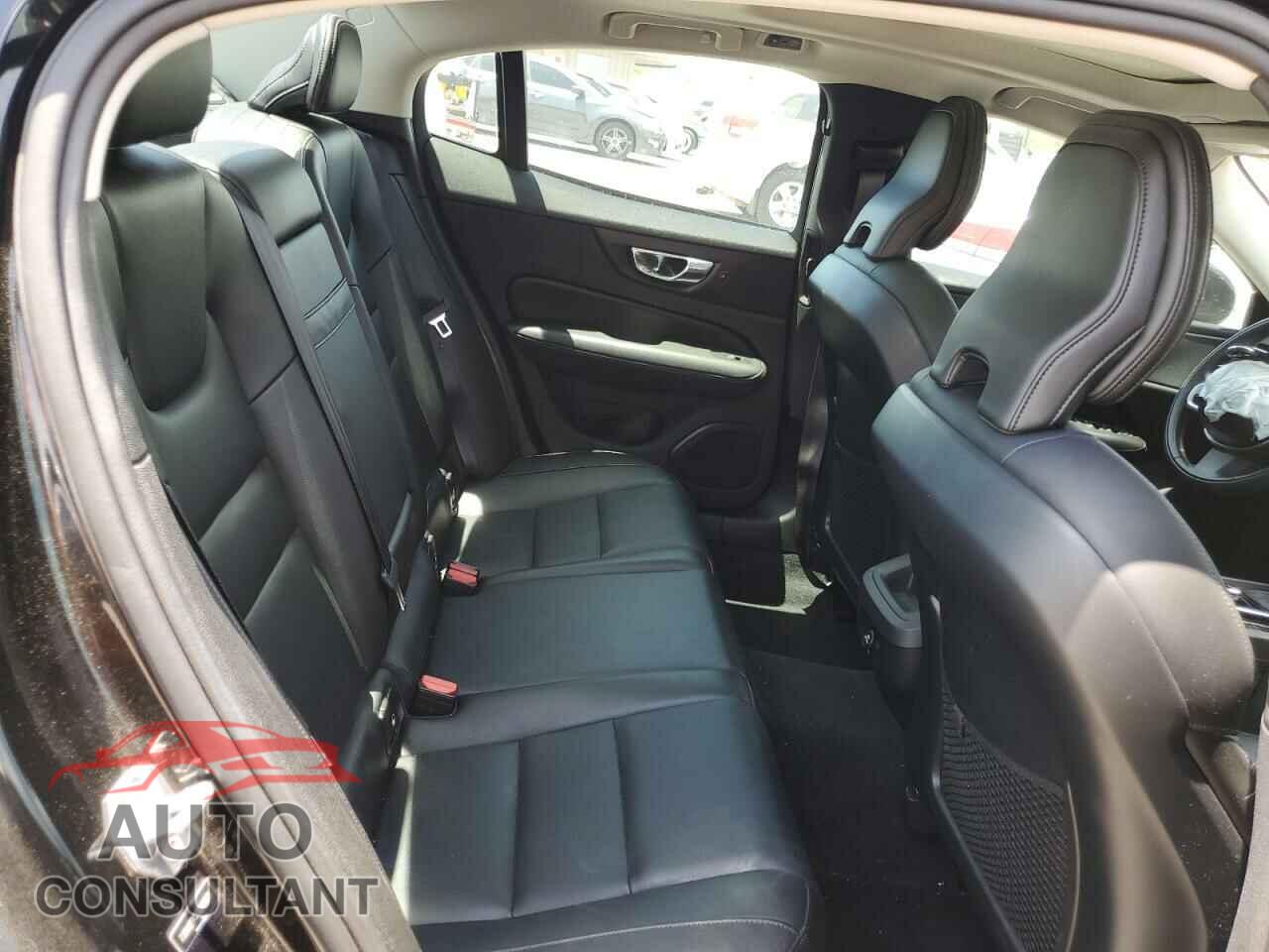 VOLVO S60 2019 - 7JRA22TK2KG018096