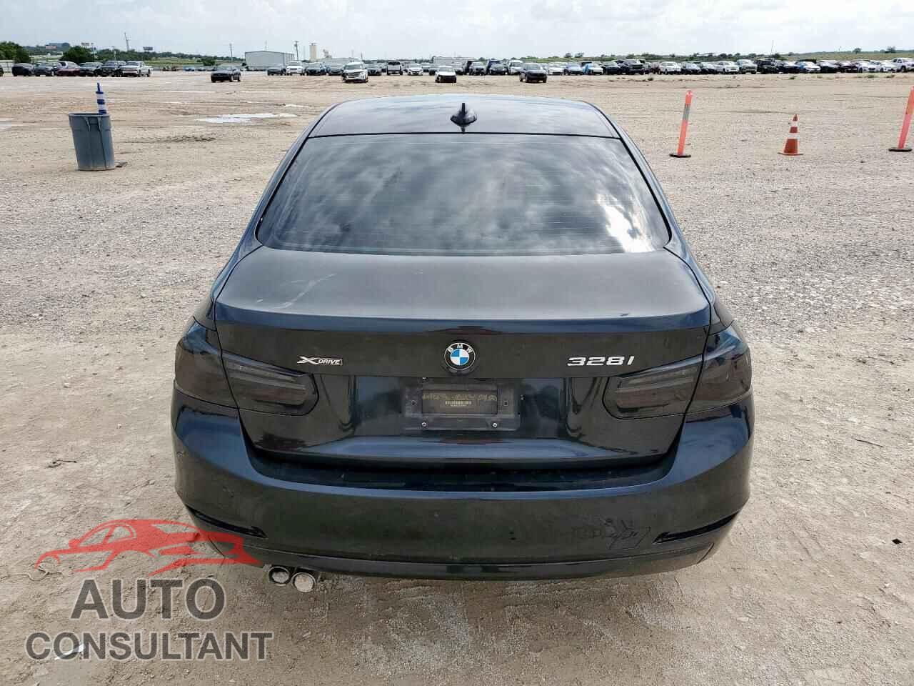 BMW 3 SERIES 2013 - WBA3B3C5XDF538608