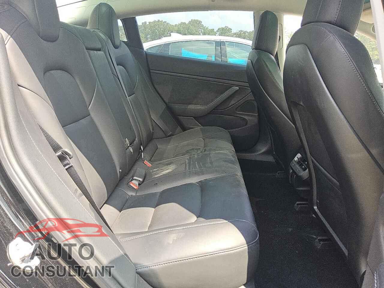 TESLA MODEL 3 2018 - 5YJ3E1EA9JF152786