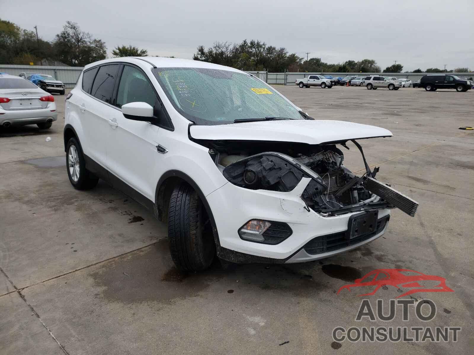 FORD ESCAPE 2017 - 1FMCU0GD1HUC63852
