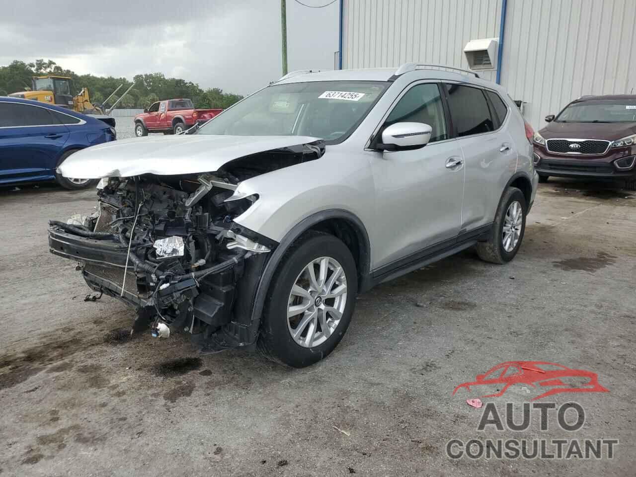 NISSAN ROGUE 2017 - KNMAT2MTXHP500827