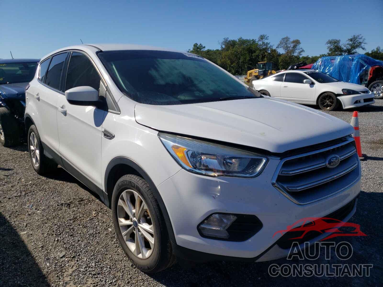 FORD ESCAPE 2017 - 1FMCU0GD5HUB96138
