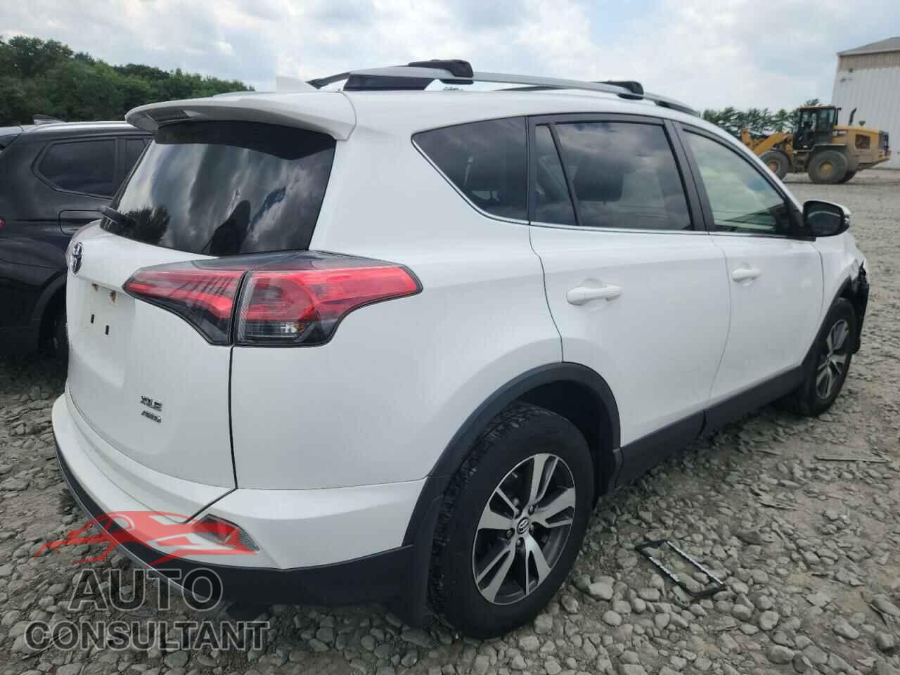 TOYOTA RAV4 2017 - JTMRFREV6HJ163692