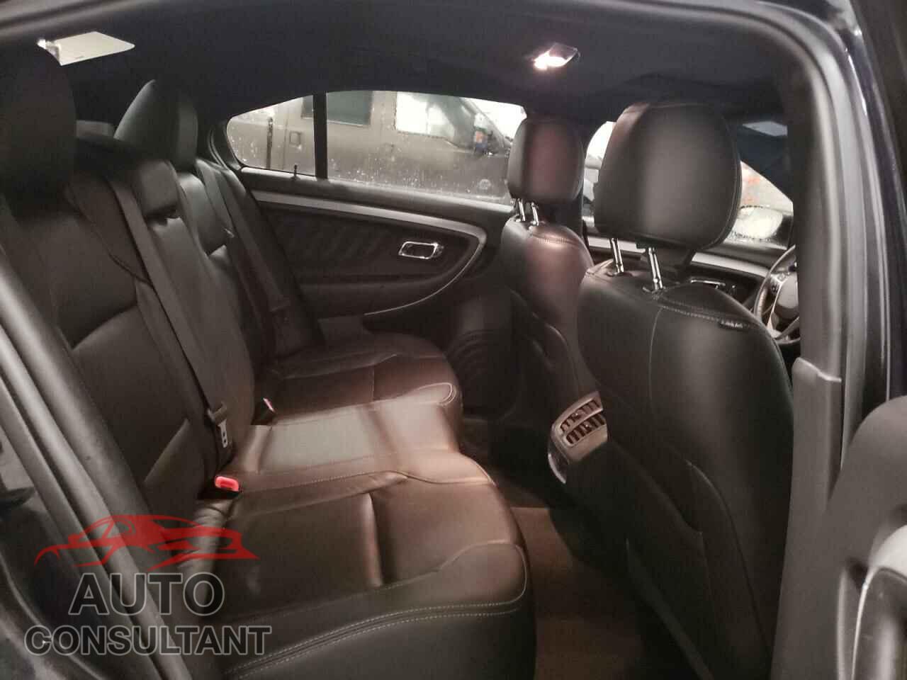 FORD TAURUS 2017 - 1FAHP2E82HG121436