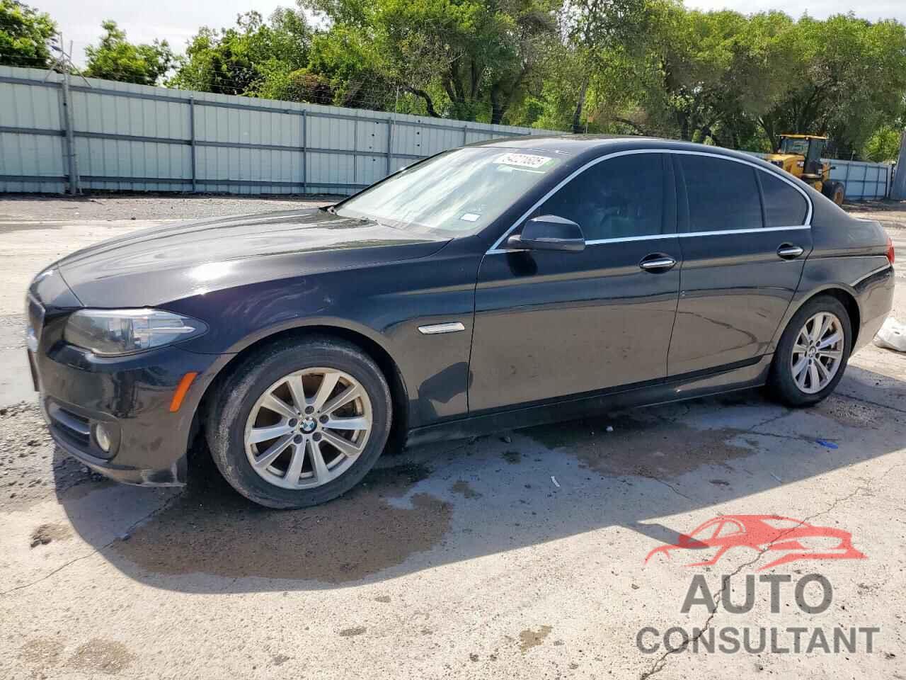 BMW 5 SERIES 2015 - WBA5A5C58FD517858