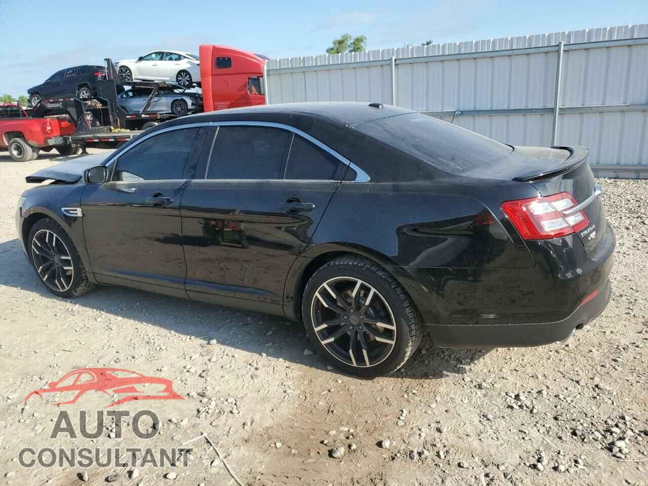 FORD TAURUS 2018 - 1FAHP2E87JG108932