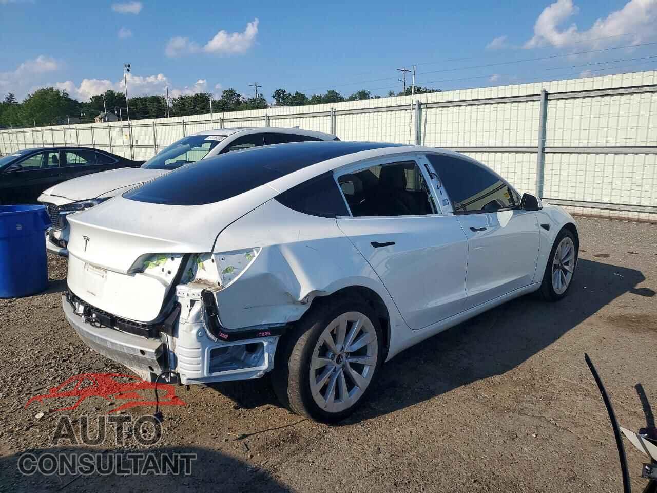 TESLA MODEL 3 2022 - 5YJ3E1EA9NF238704